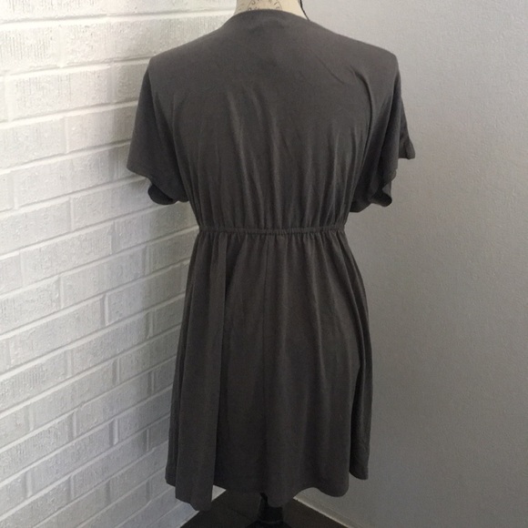 Women’s M Mix & Co. Gray T-shirt Dress deep v neck - Picture 2 of 8